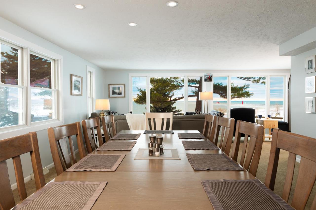Looking Glass Beachfront Inn Grand Haven Exterior foto