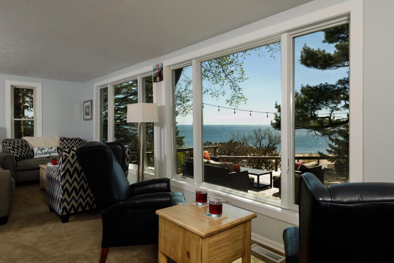 Looking Glass Beachfront Inn Grand Haven Exterior foto