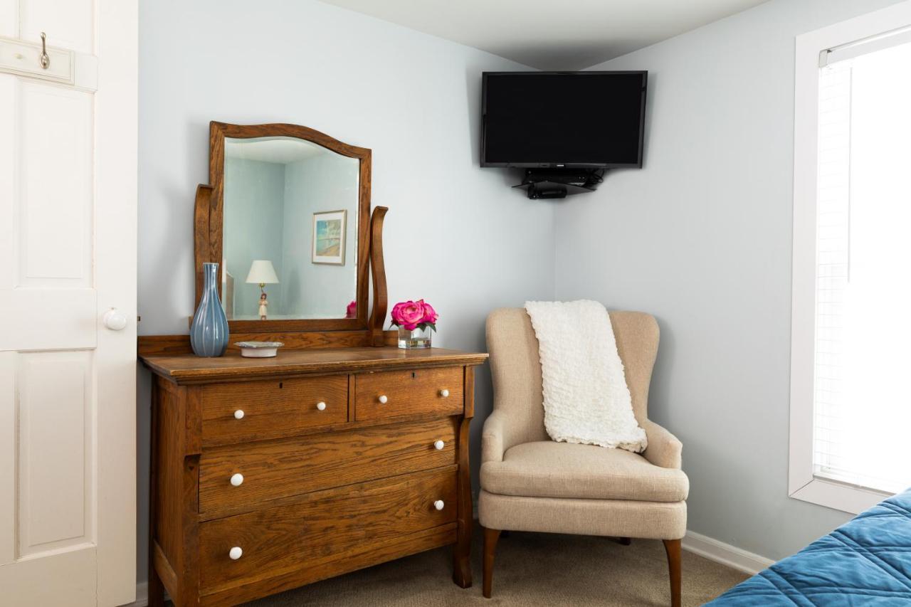 Looking Glass Beachfront Inn Grand Haven Exterior foto